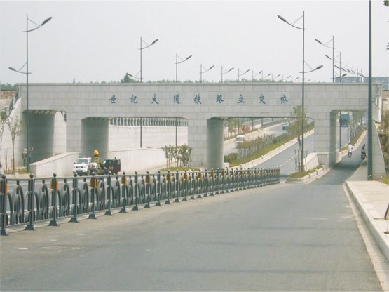 新長鐵路立交橋引道
